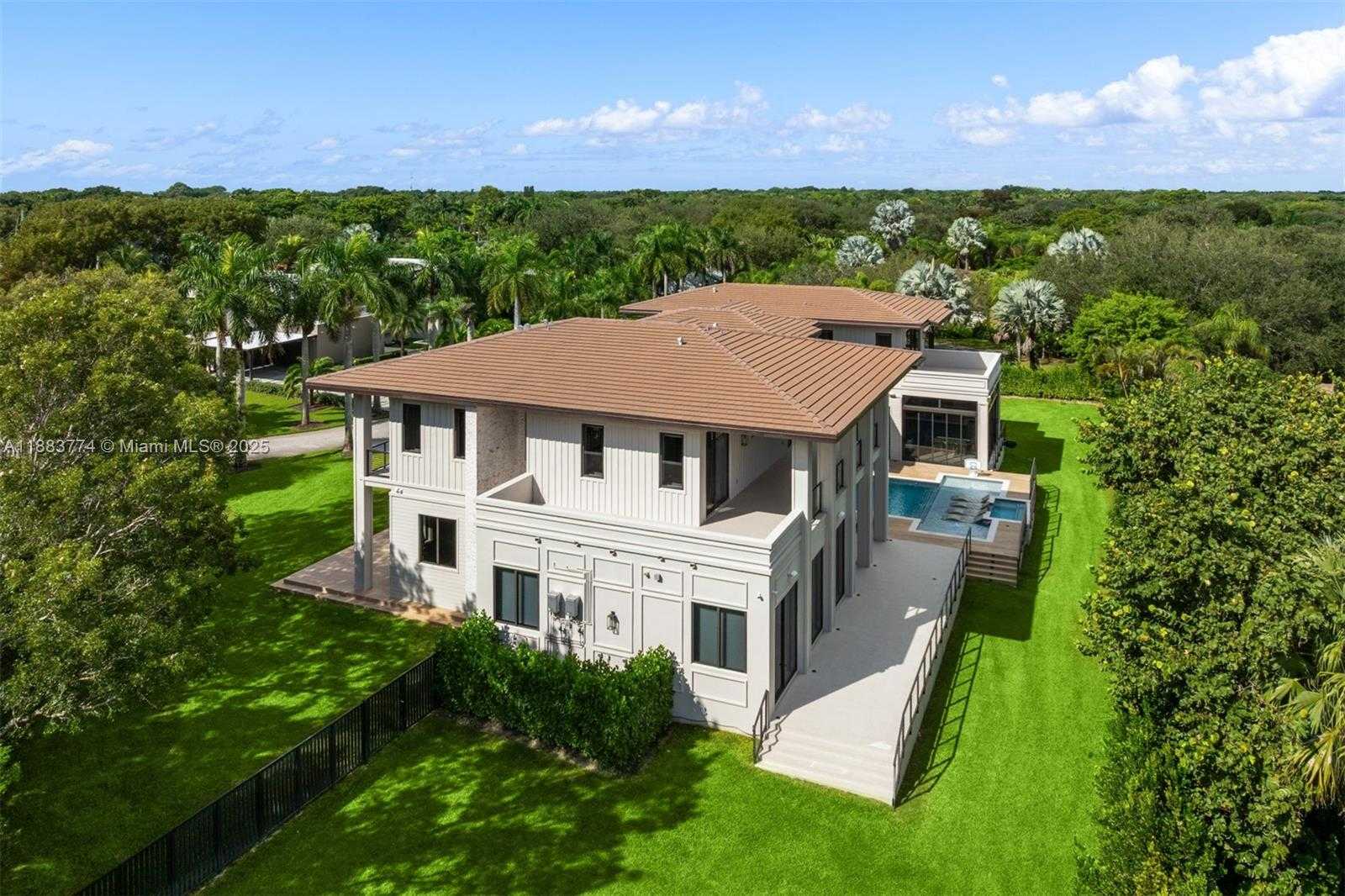 Small Image of 13120 OLD CUTLER RD, Pinecrest Number 48