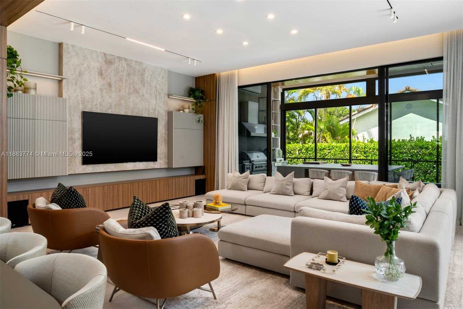 Small Image of 13120 OLD CUTLER RD, Pinecrest Number 5