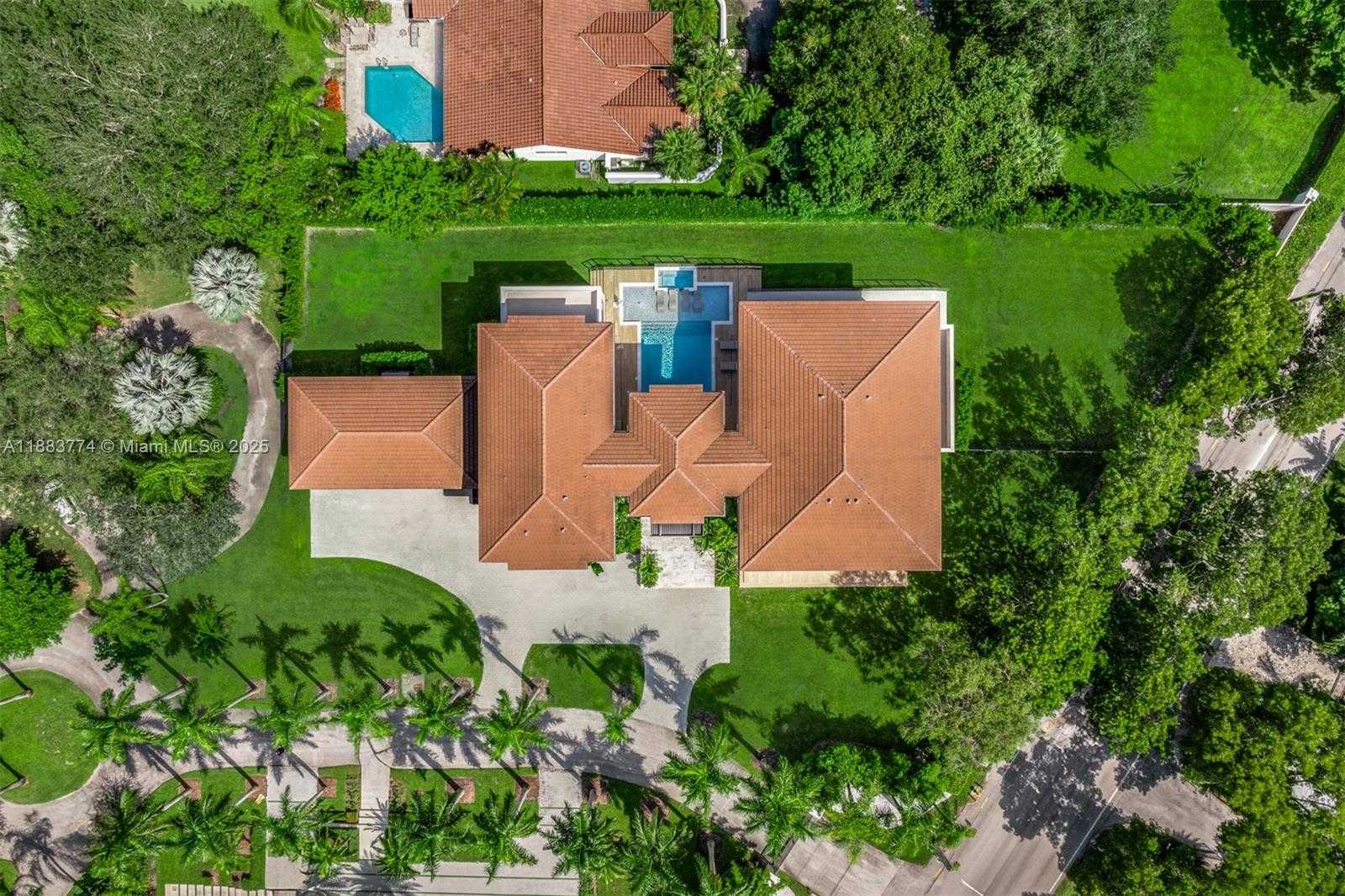 Small Image of 13120 OLD CUTLER RD, Pinecrest Number 50