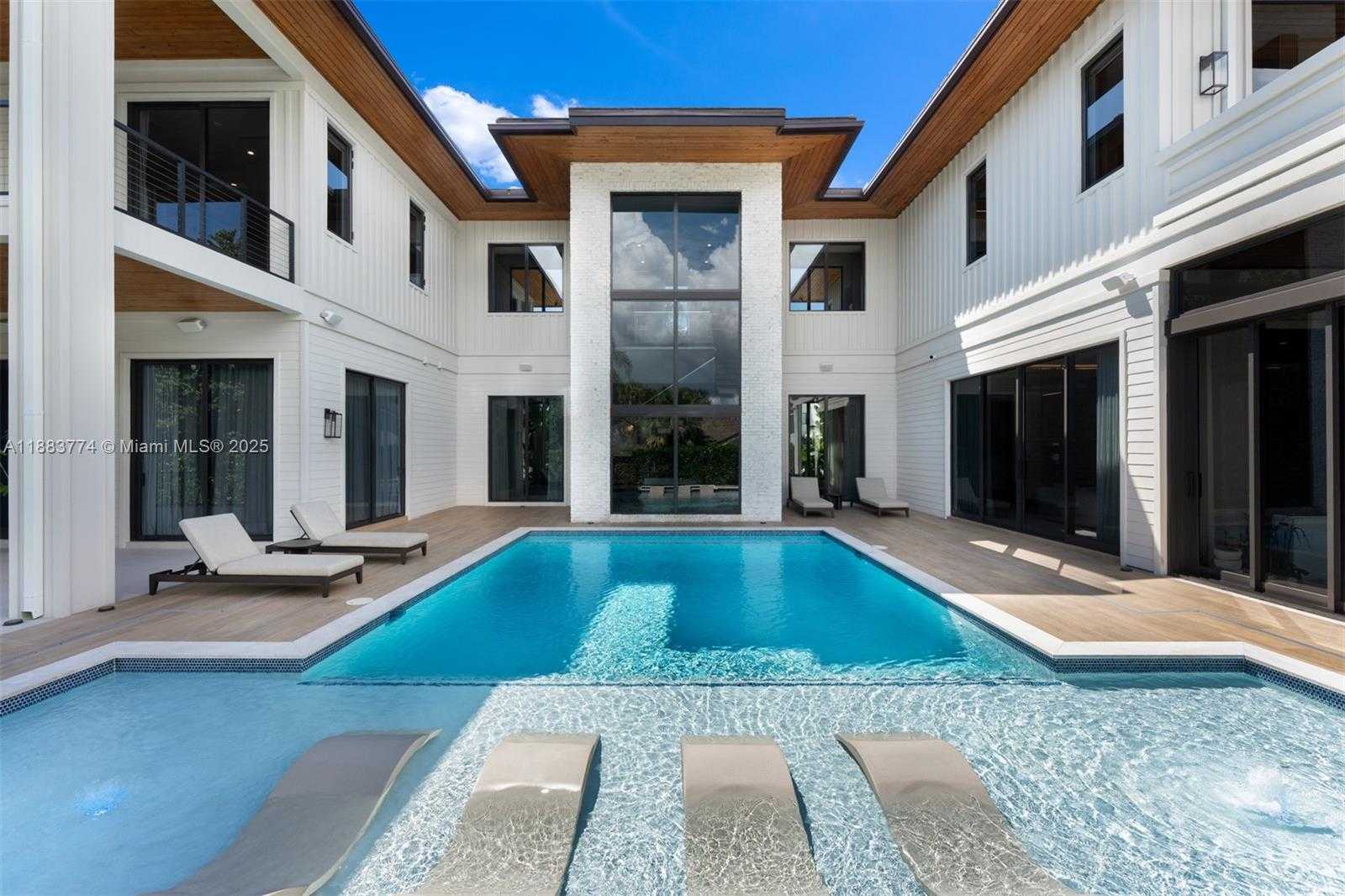 Small Image of 13120 OLD CUTLER RD, Pinecrest Number 9