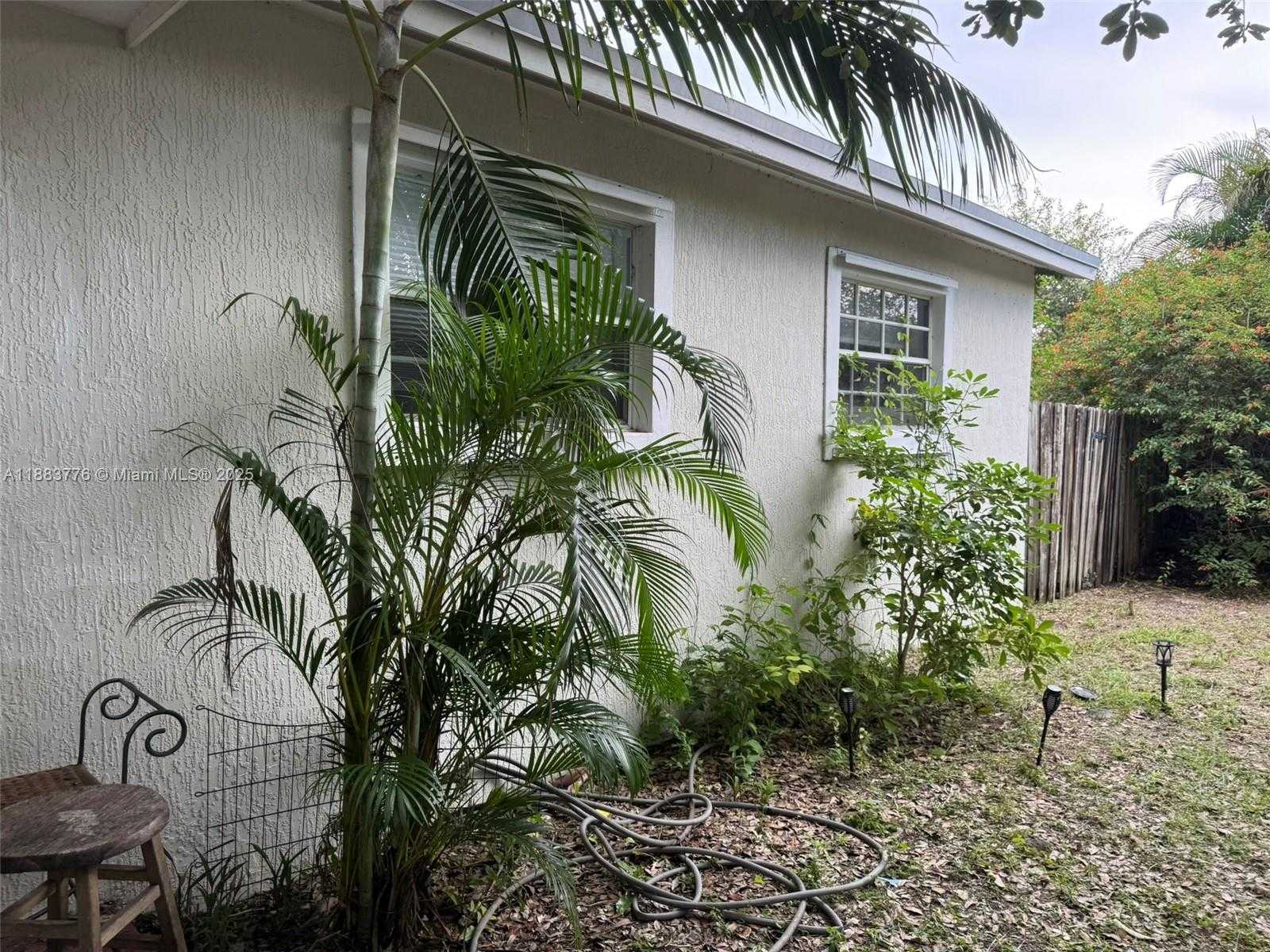Small Image of 3611 SOUTH WEST 36TH ST, West Park Number 10