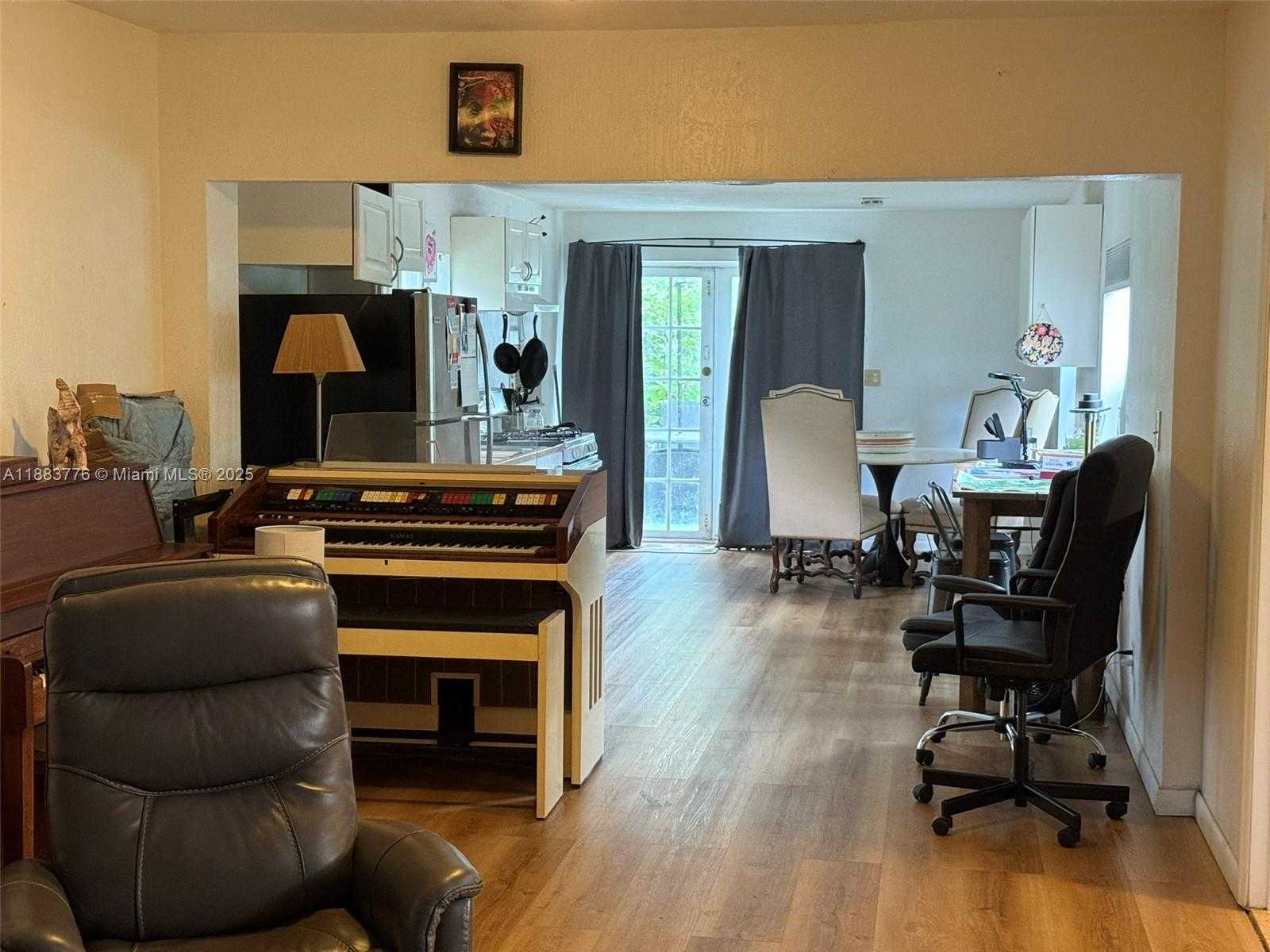 Small Image of 3611 SOUTH WEST 36TH ST, West Park Number 12