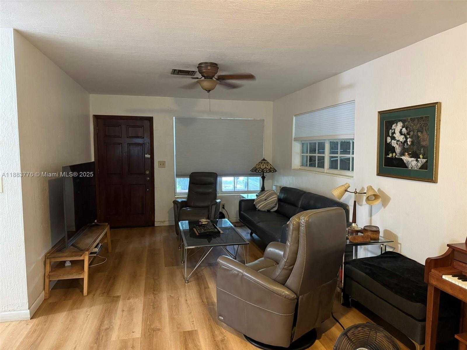 Small Image of 3611 SOUTH WEST 36TH ST, West Park Number 15