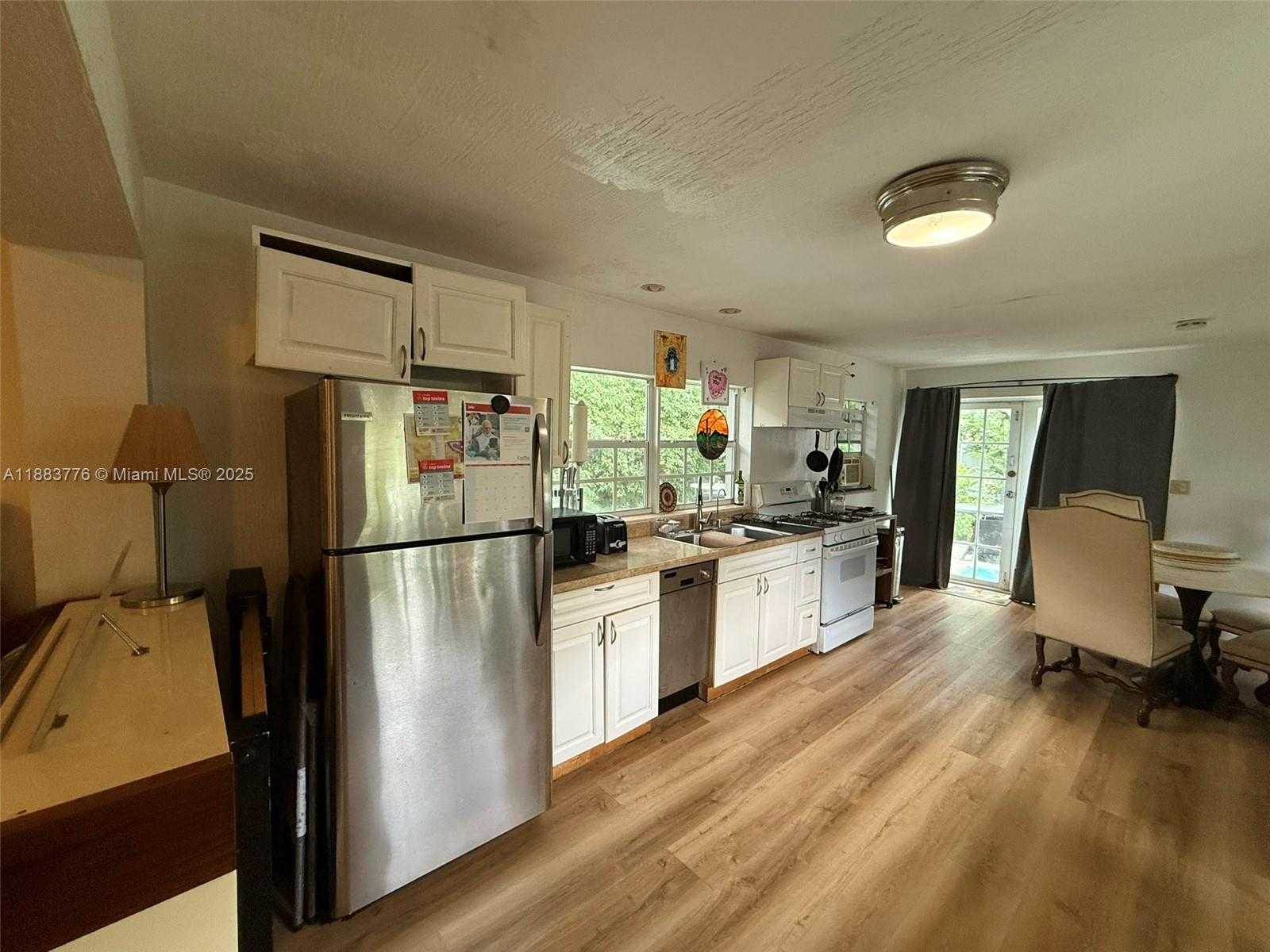 Small Image of 3611 SOUTH WEST 36TH ST, West Park Number 17