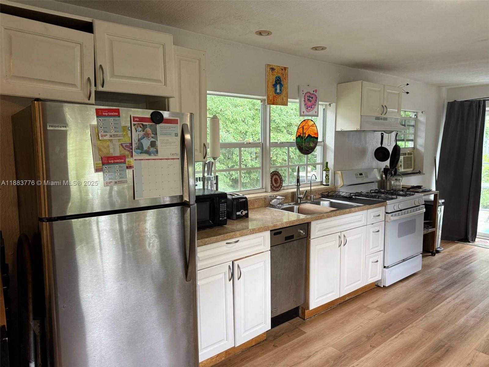 Small Image of 3611 SOUTH WEST 36TH ST, West Park Number 18