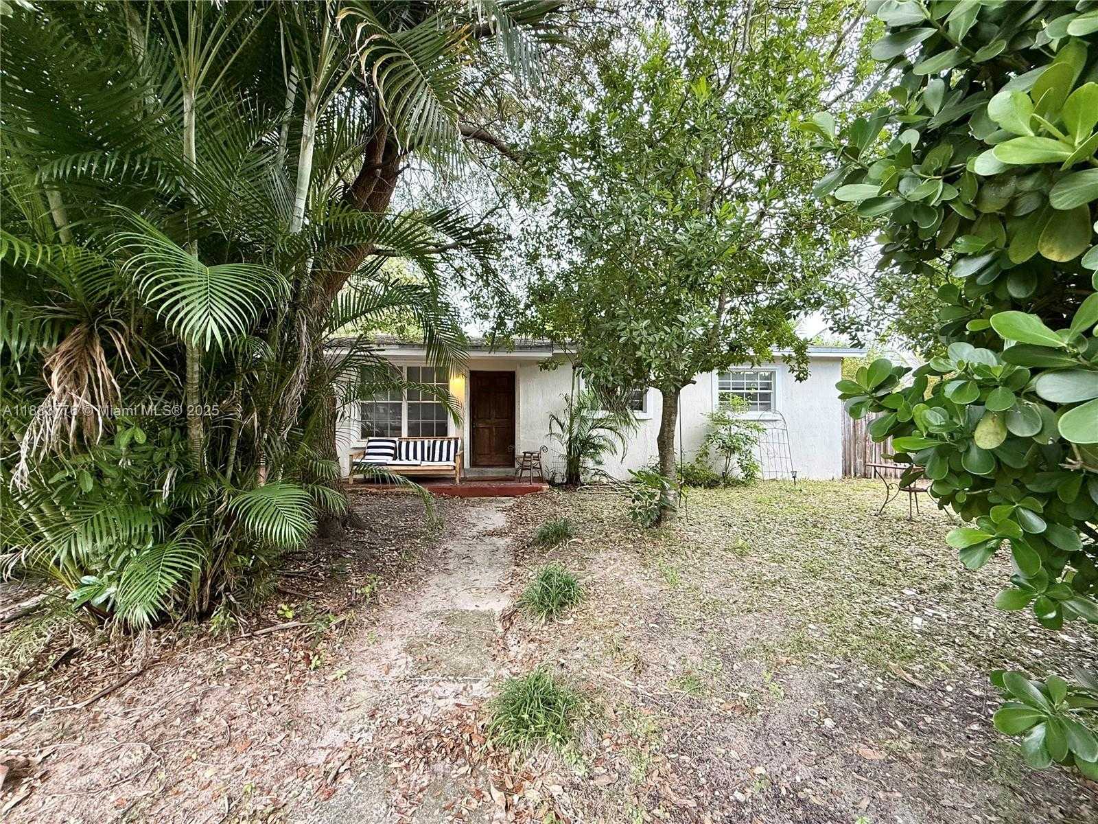 Small Image of 3611 SOUTH WEST 36TH ST, West Park Number 3