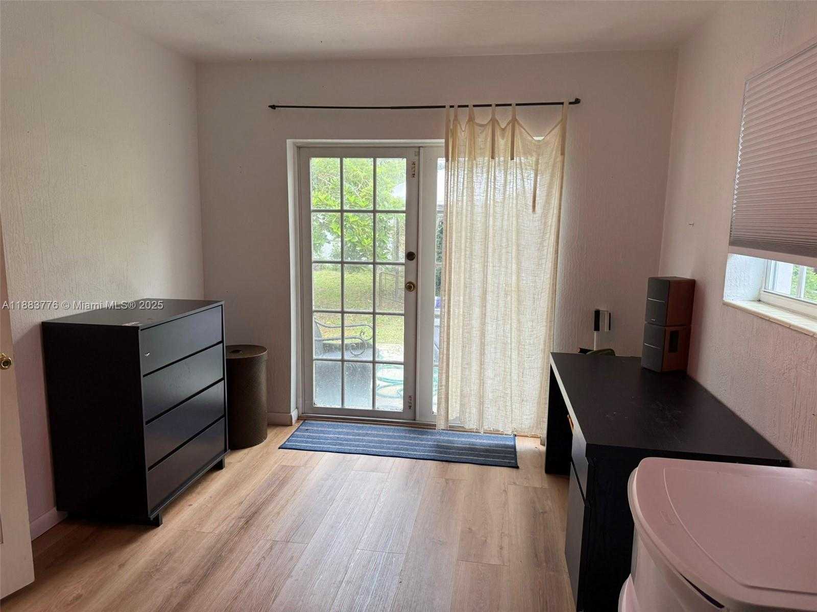 Small Image of 3611 SOUTH WEST 36TH ST, West Park Number 31