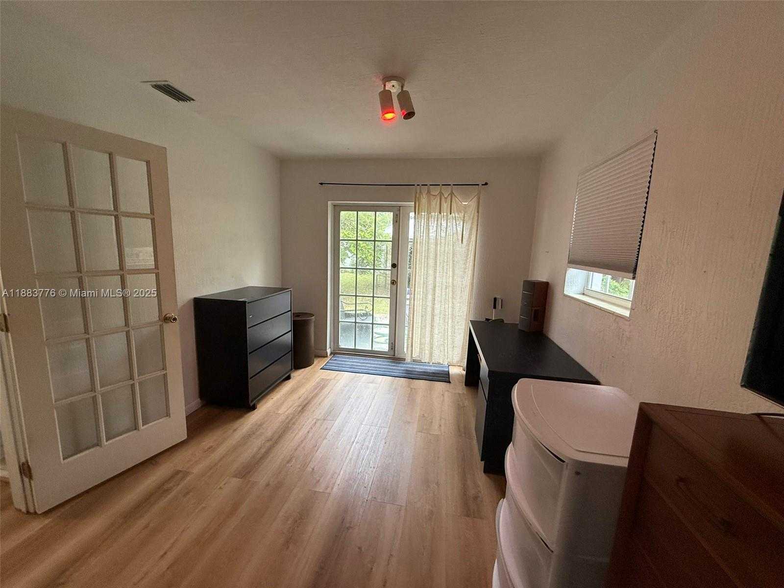 Small Image of 3611 SOUTH WEST 36TH ST, West Park Number 32