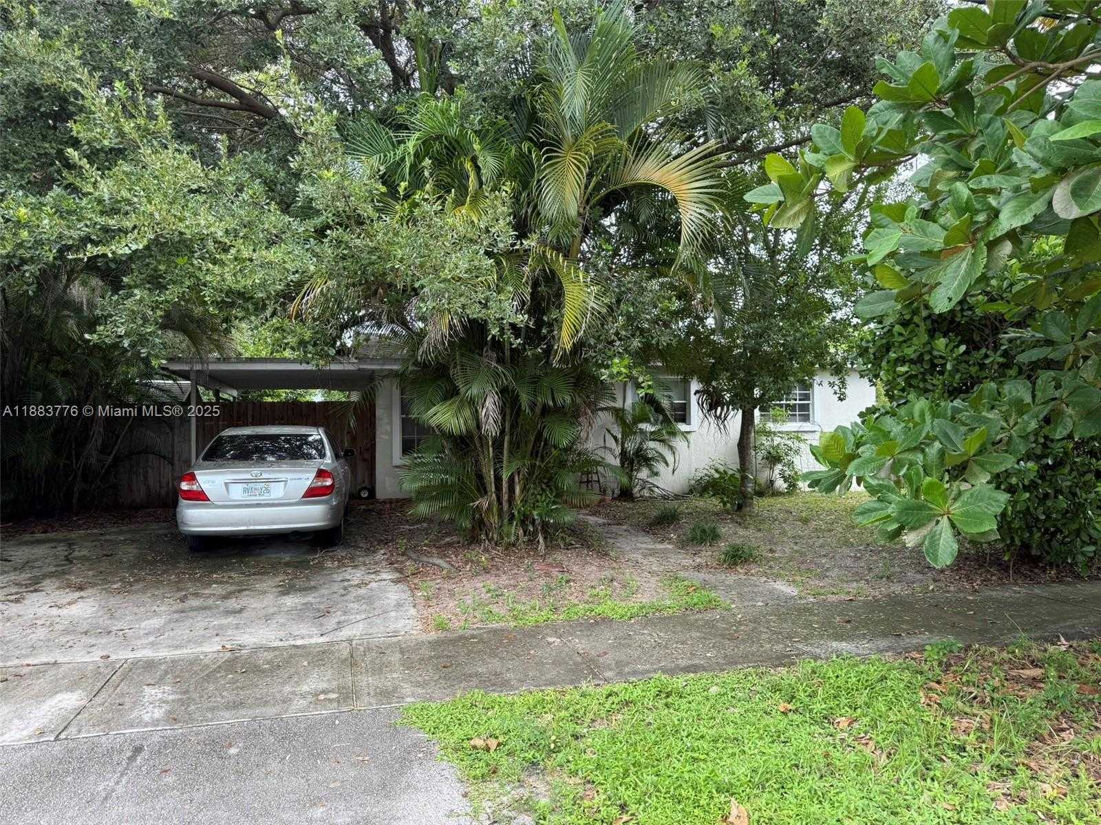 Small Image of 3611 SOUTH WEST 36TH ST, West Park Number 6