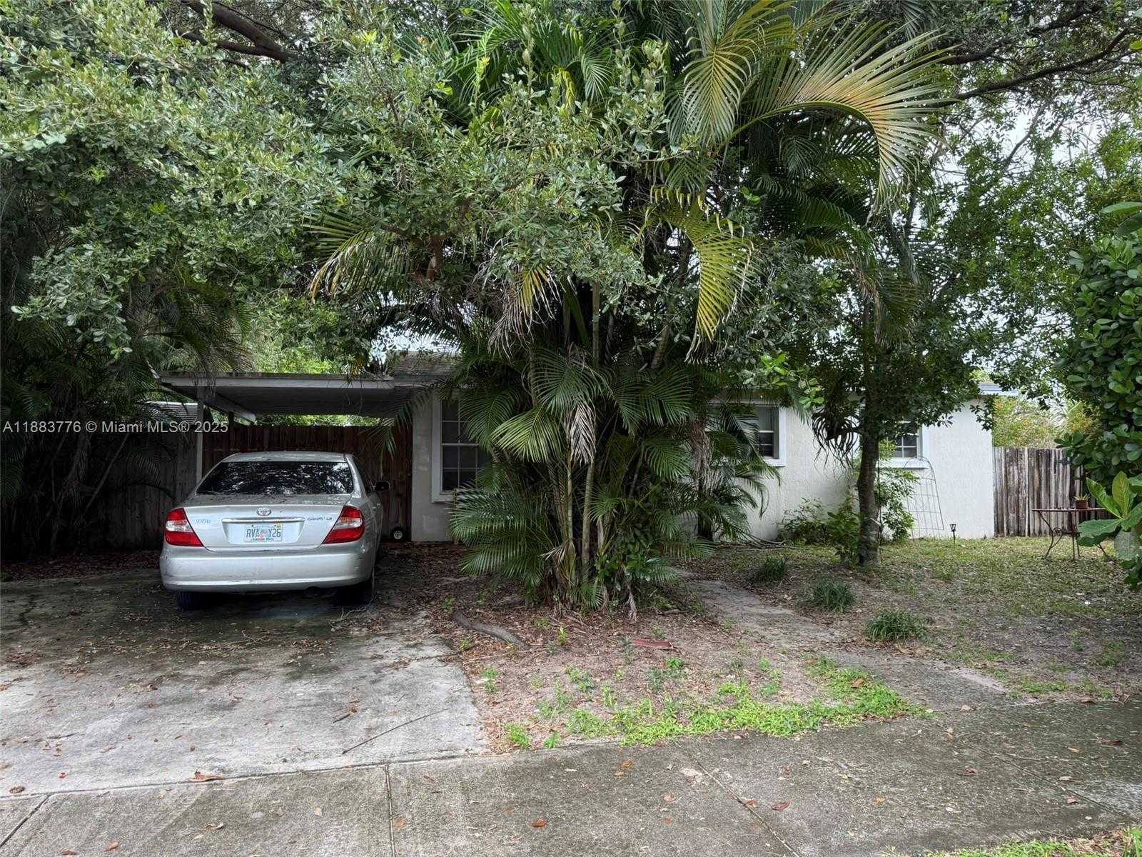 Small Image of 3611 SOUTH WEST 36TH ST, West Park Number 8