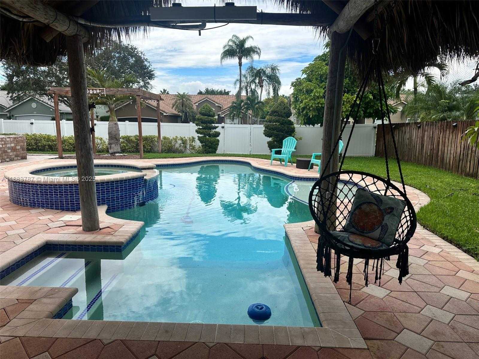 Small Image of 12645 SOUTH WEST 9TH PL, Davie Number 10