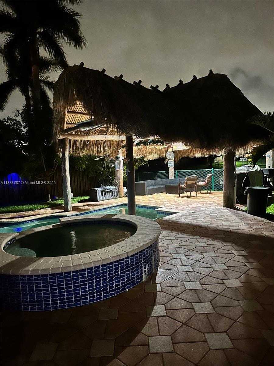 Small Image of 12645 SOUTH WEST 9TH PL, Davie Number 13