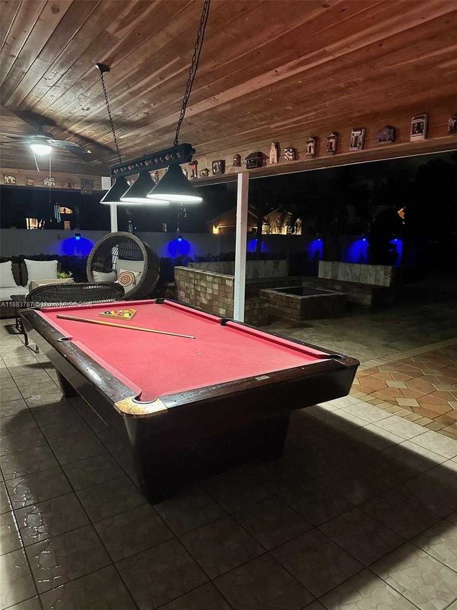 Small Image of 12645 SOUTH WEST 9TH PL, Davie Number 18