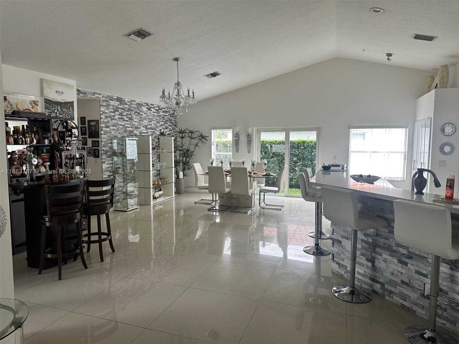 Small Image of 12645 SOUTH WEST 9TH PL, Davie Number 21