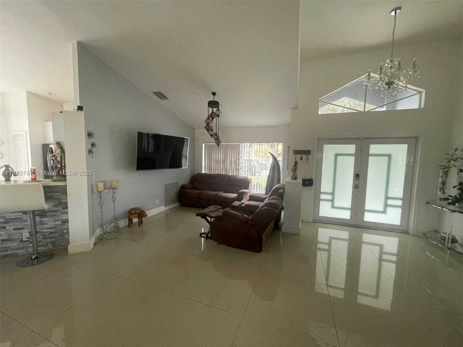 Small Image of 12645 SOUTH WEST 9TH PL, Davie Number 22