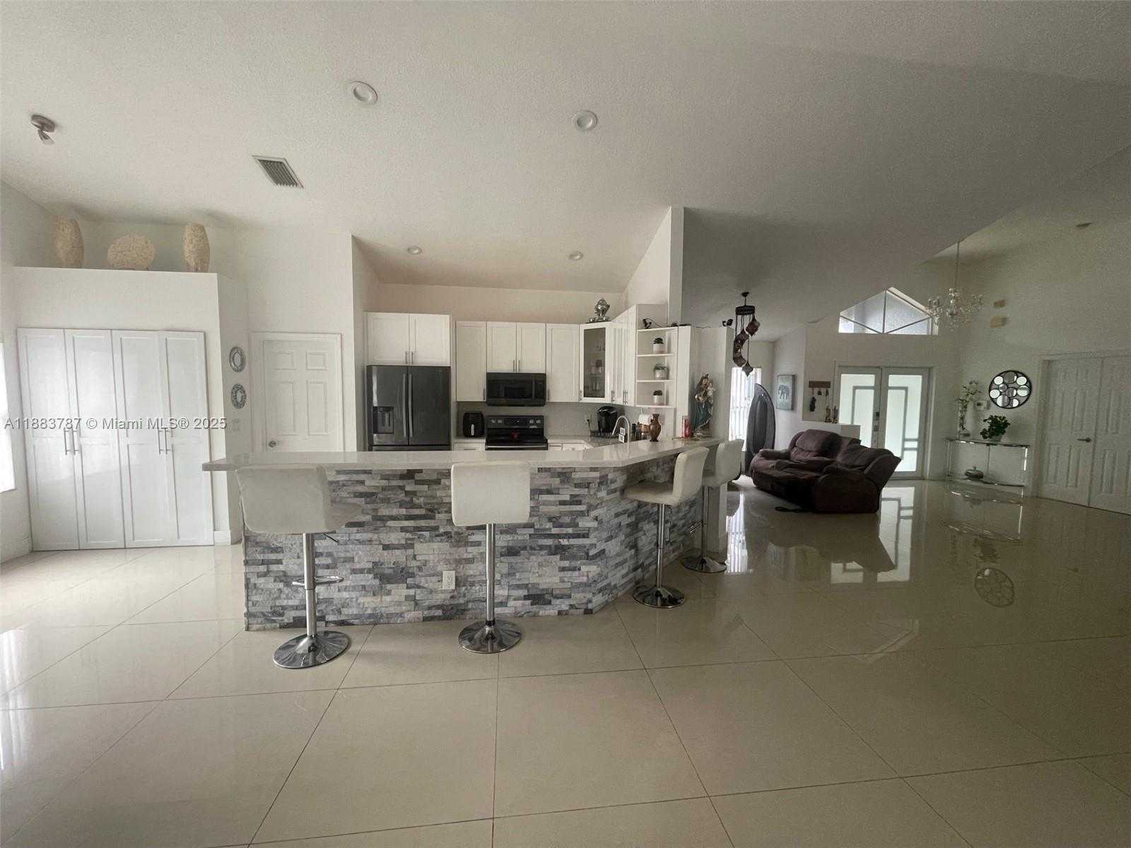 Small Image of 12645 SOUTH WEST 9TH PL, Davie Number 24