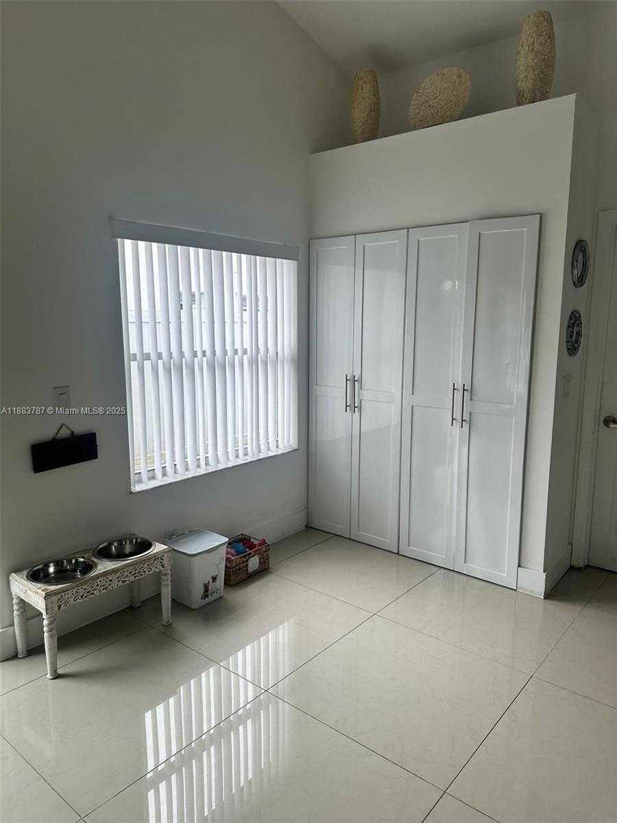 Small Image of 12645 SOUTH WEST 9TH PL, Davie Number 28