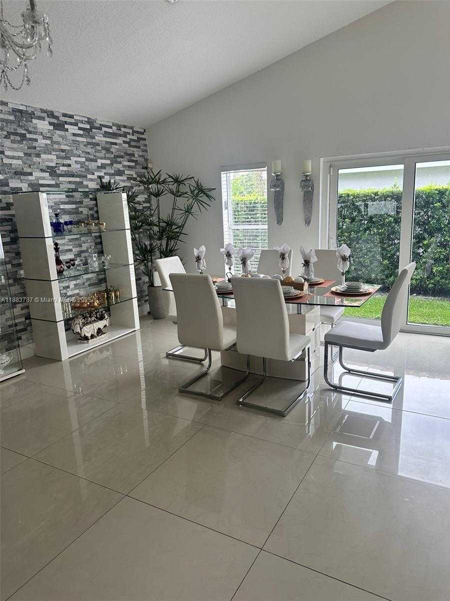 Small Image of 12645 SOUTH WEST 9TH PL, Davie Number 30