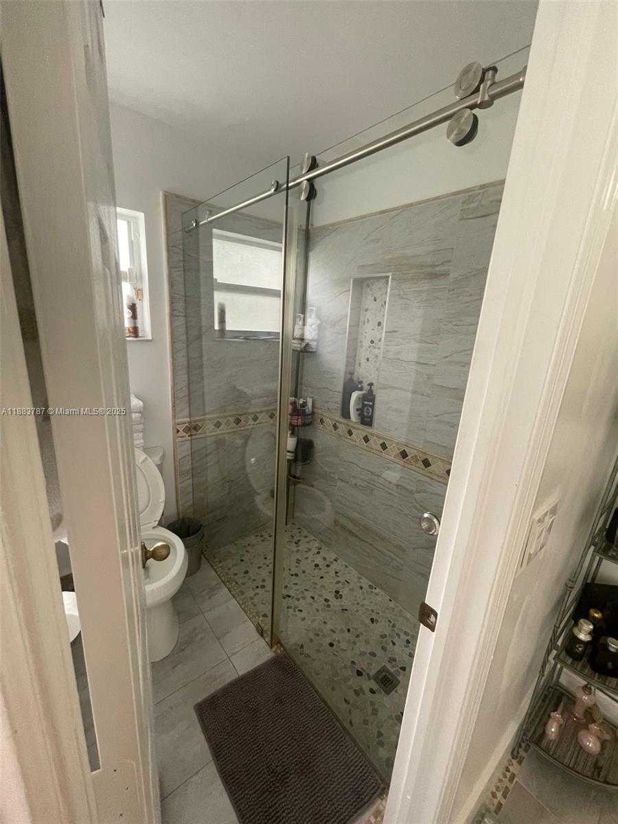 Small Image of 12645 SOUTH WEST 9TH PL, Davie Number 37