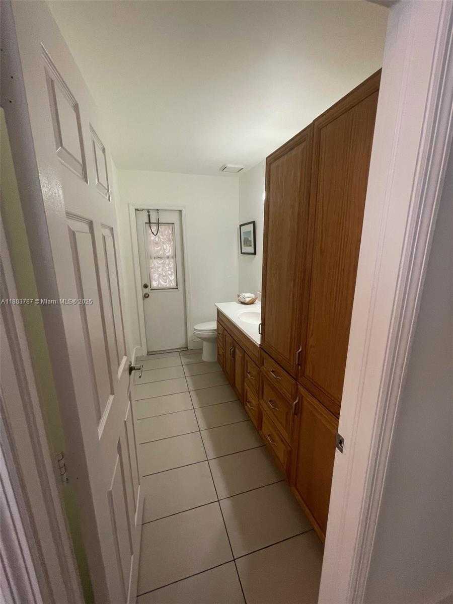 Small Image of 12645 SOUTH WEST 9TH PL, Davie Number 38