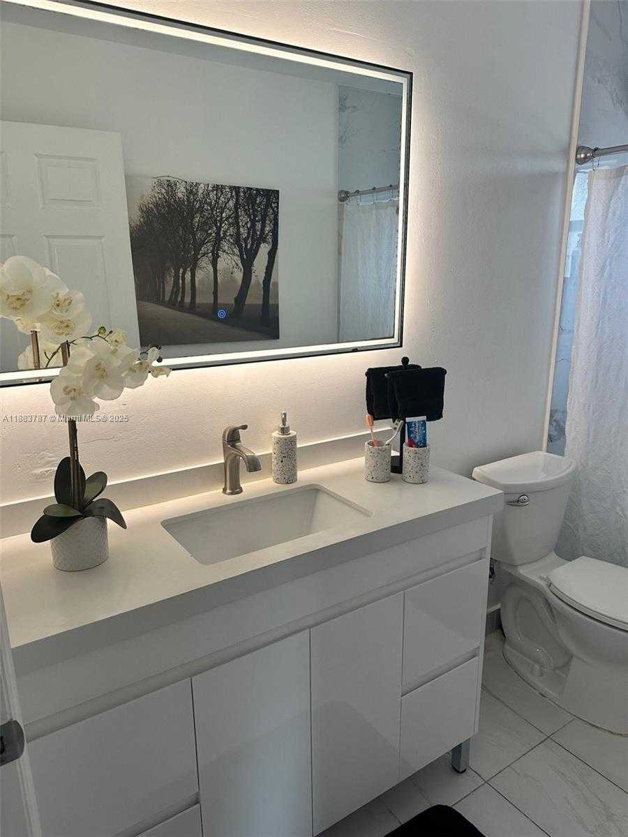 Small Image of 12645 SOUTH WEST 9TH PL, Davie Number 40