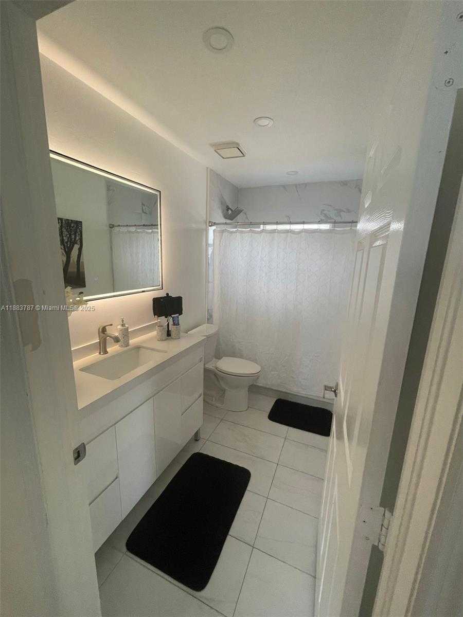 Small Image of 12645 SOUTH WEST 9TH PL, Davie Number 41