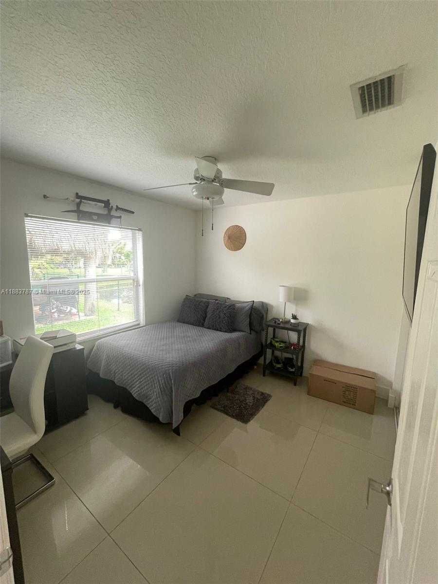 Small Image of 12645 SOUTH WEST 9TH PL, Davie Number 43