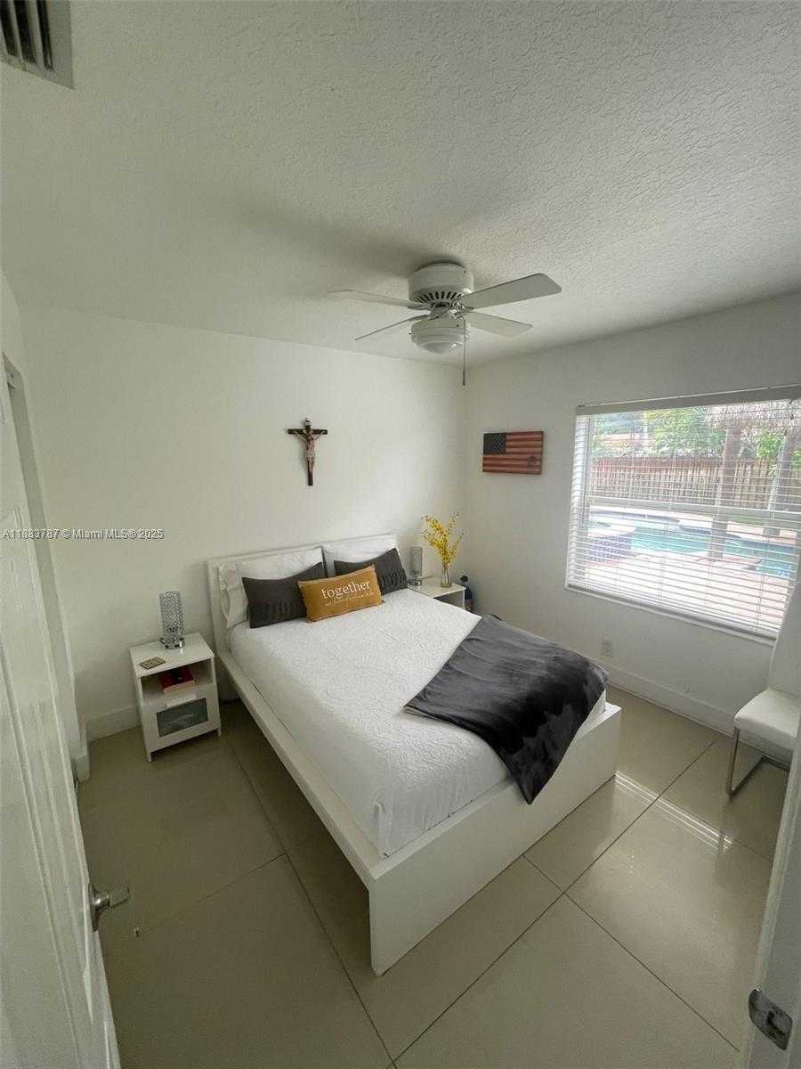 Small Image of 12645 SOUTH WEST 9TH PL, Davie Number 45