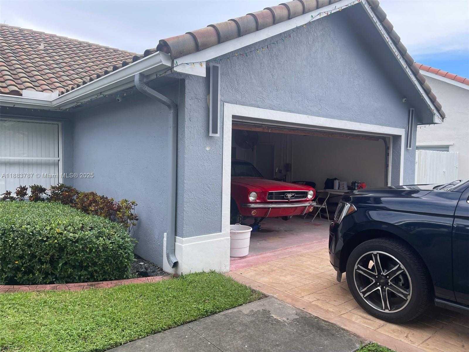 Small Image of 12645 SOUTH WEST 9TH PL, Davie Number 5