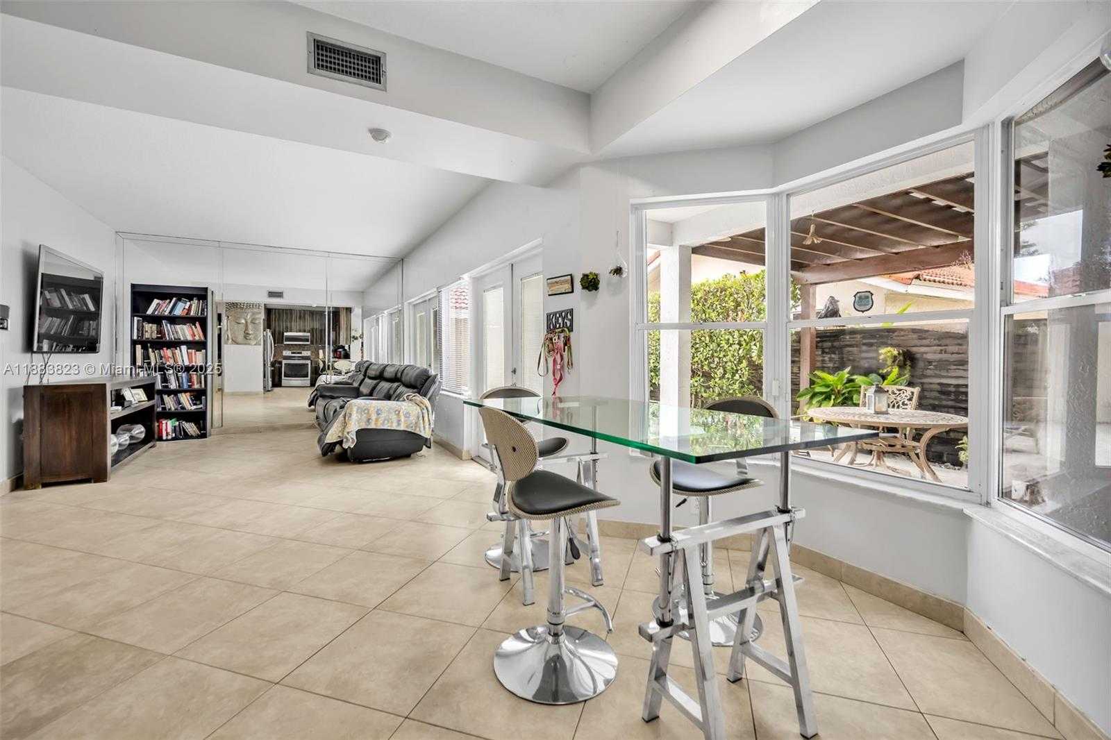 Small Image of 18868 NORTH WEST 83RD PL, Hialeah Number 14