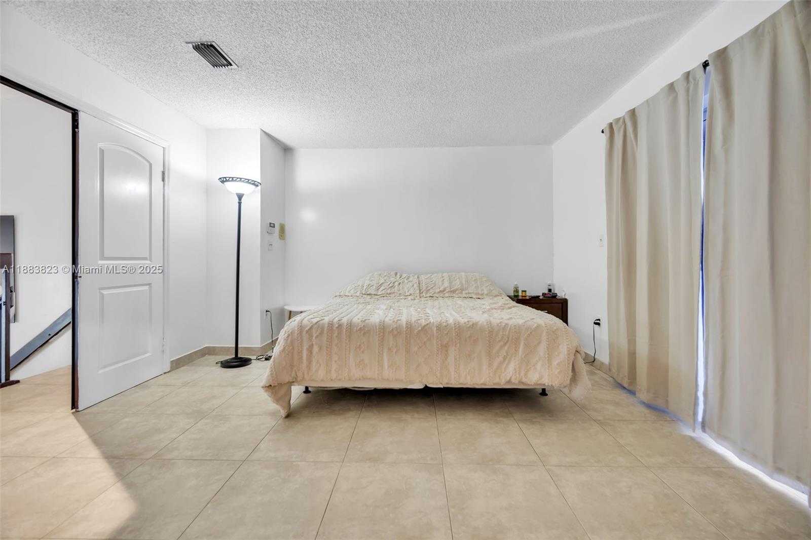 Small Image of 18868 NORTH WEST 83RD PL, Hialeah Number 19