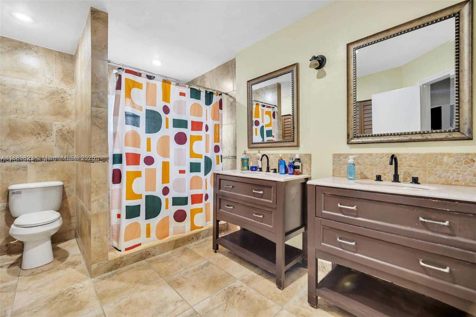 Small Image of 18868 NORTH WEST 83RD PL, Hialeah Number 21