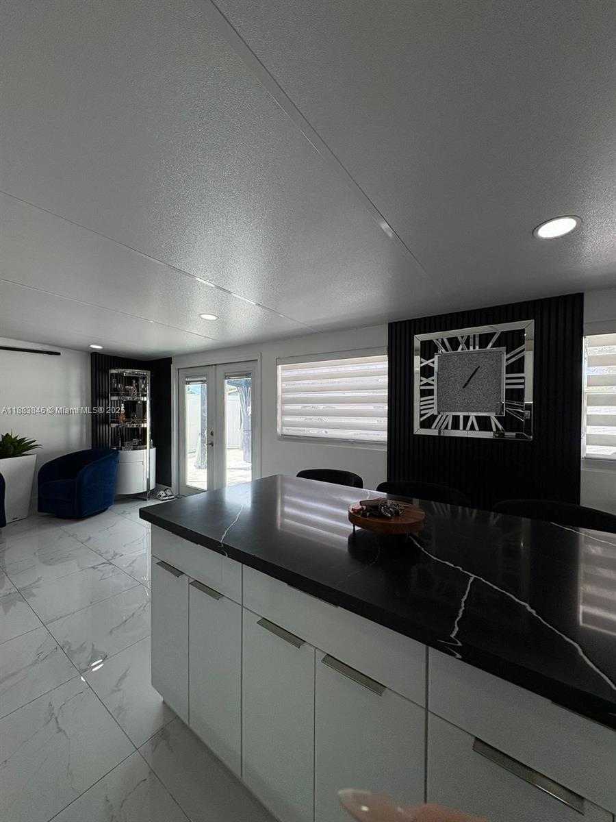 Small Image of 3361 NORTH WEST 207TH ST, Miami Gardens Number 11