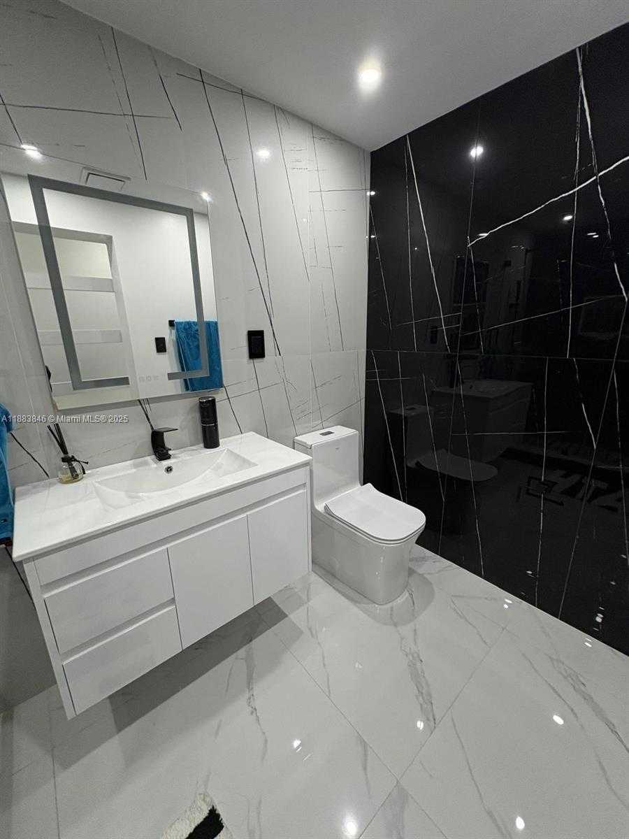 Small Image of 3361 NORTH WEST 207TH ST, Miami Gardens Number 13