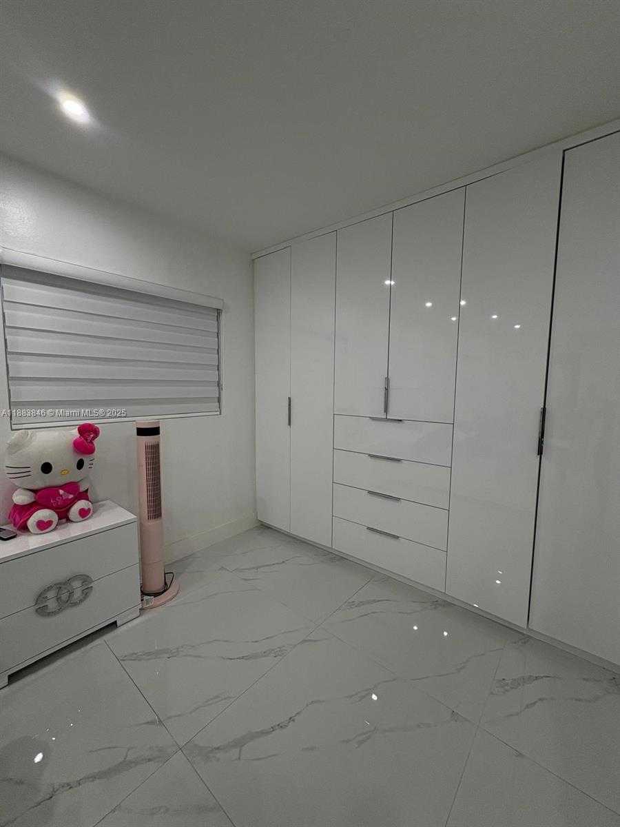 Small Image of 3361 NORTH WEST 207TH ST, Miami Gardens Number 14