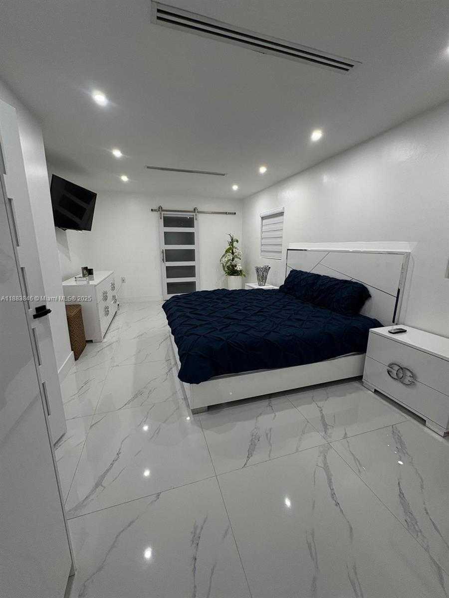 Small Image of 3361 NORTH WEST 207TH ST, Miami Gardens Number 16