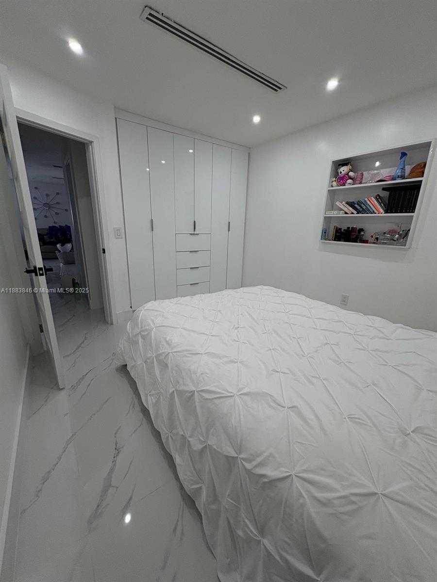 Small Image of 3361 NORTH WEST 207TH ST, Miami Gardens Number 18