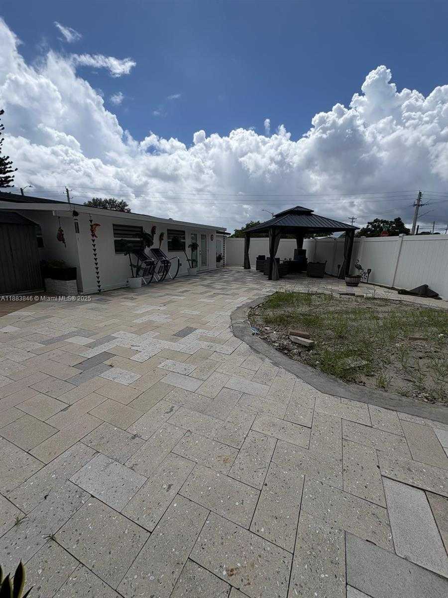 Small Image of 3361 NORTH WEST 207TH ST, Miami Gardens Number 22