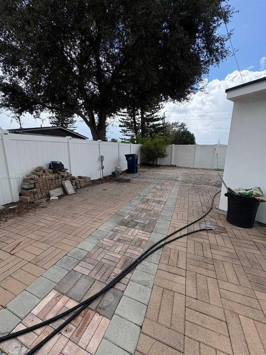 Small Image of 3361 NORTH WEST 207TH ST, Miami Gardens Number 23