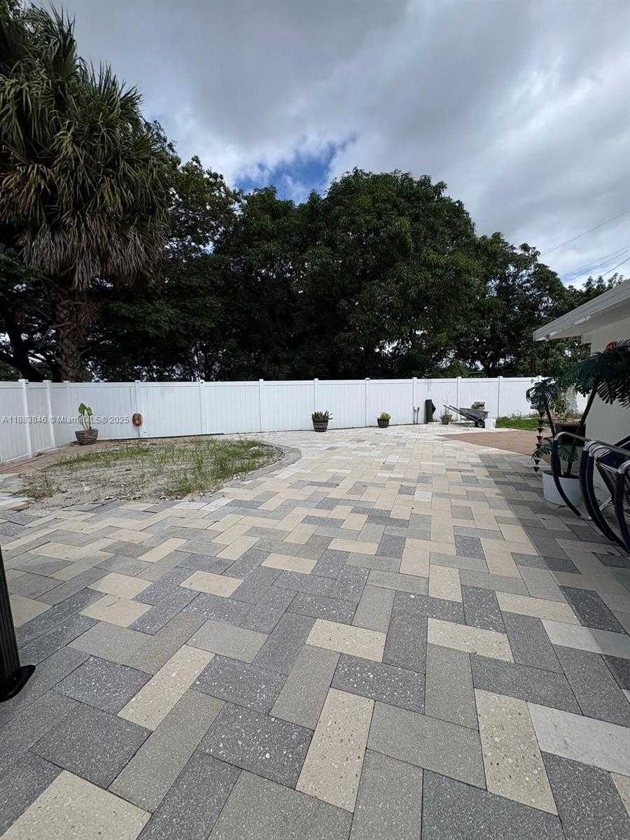 Small Image of 3361 NORTH WEST 207TH ST, Miami Gardens Number 24