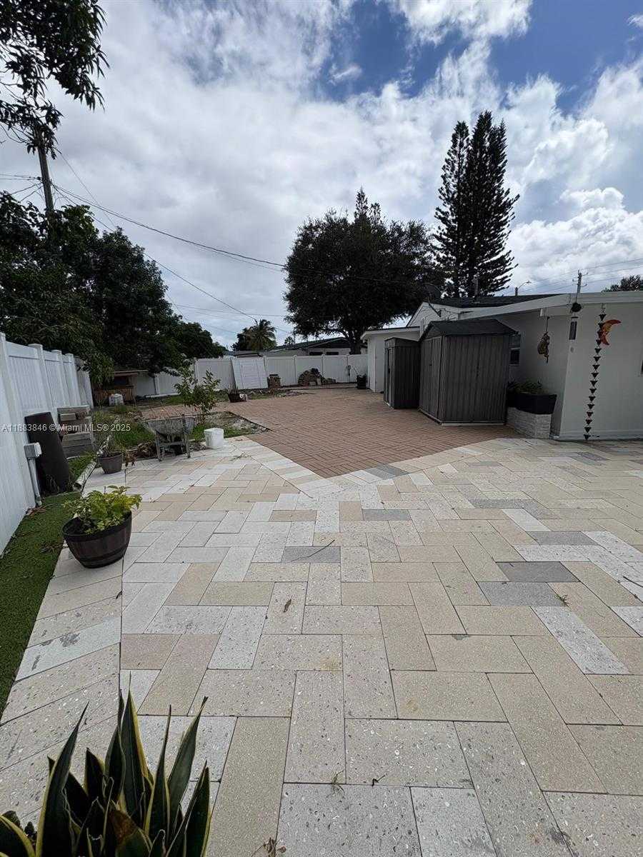 Small Image of 3361 NORTH WEST 207TH ST, Miami Gardens Number 25
