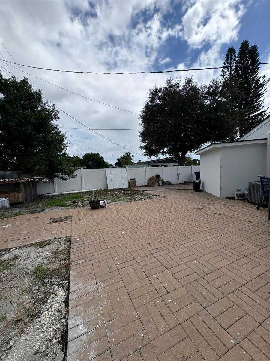 Small Image of 3361 NORTH WEST 207TH ST, Miami Gardens Number 26