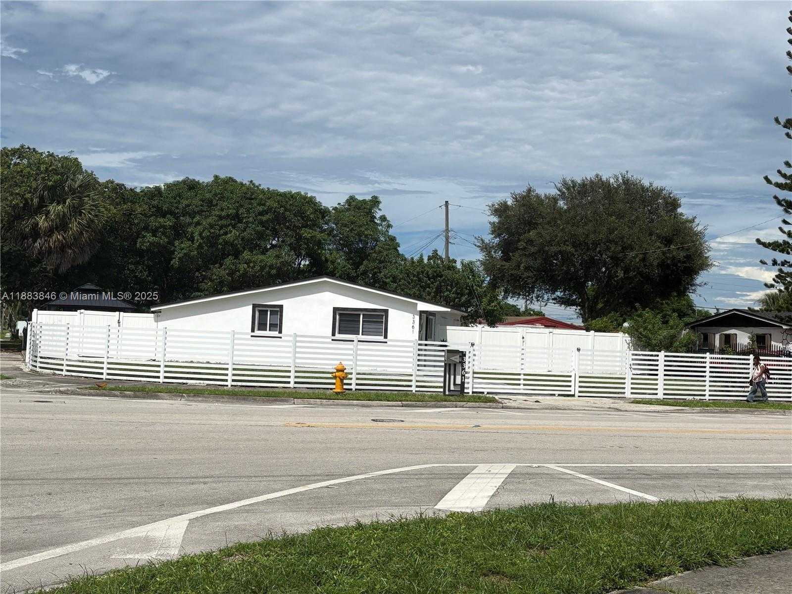 Small Image of 3361 NORTH WEST 207TH ST, Miami Gardens Number 30