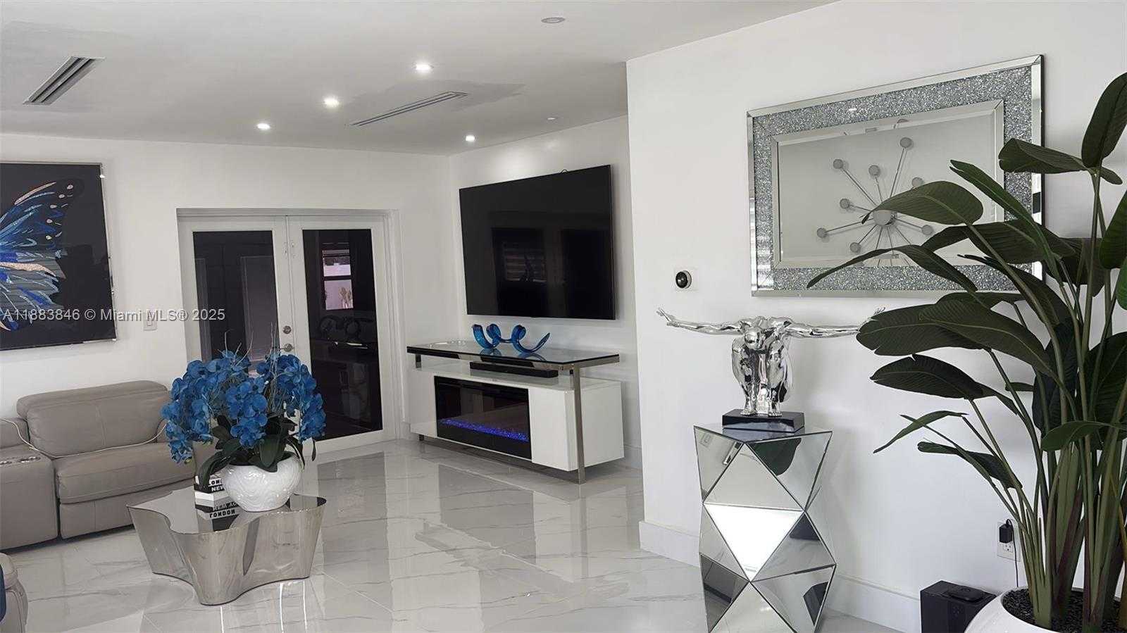 Small Image of 3361 NORTH WEST 207TH ST, Miami Gardens Number 8