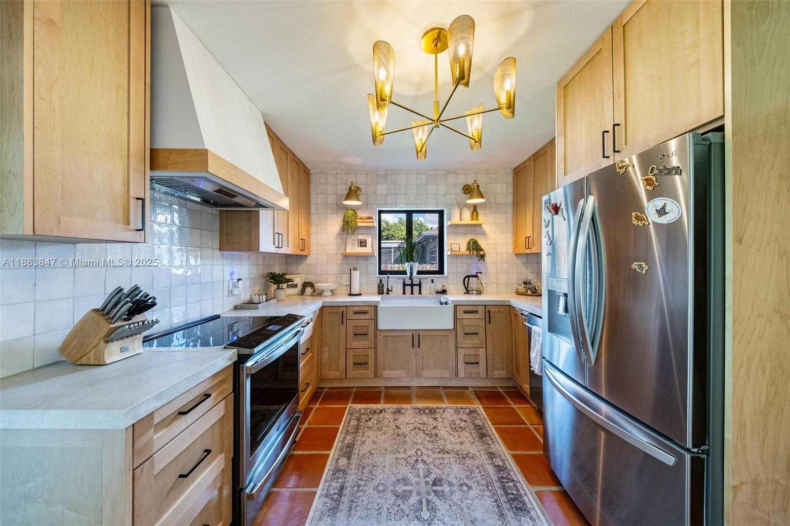 Small Image of 13710 NORTH EAST 1ST AVE, Miami Number 10