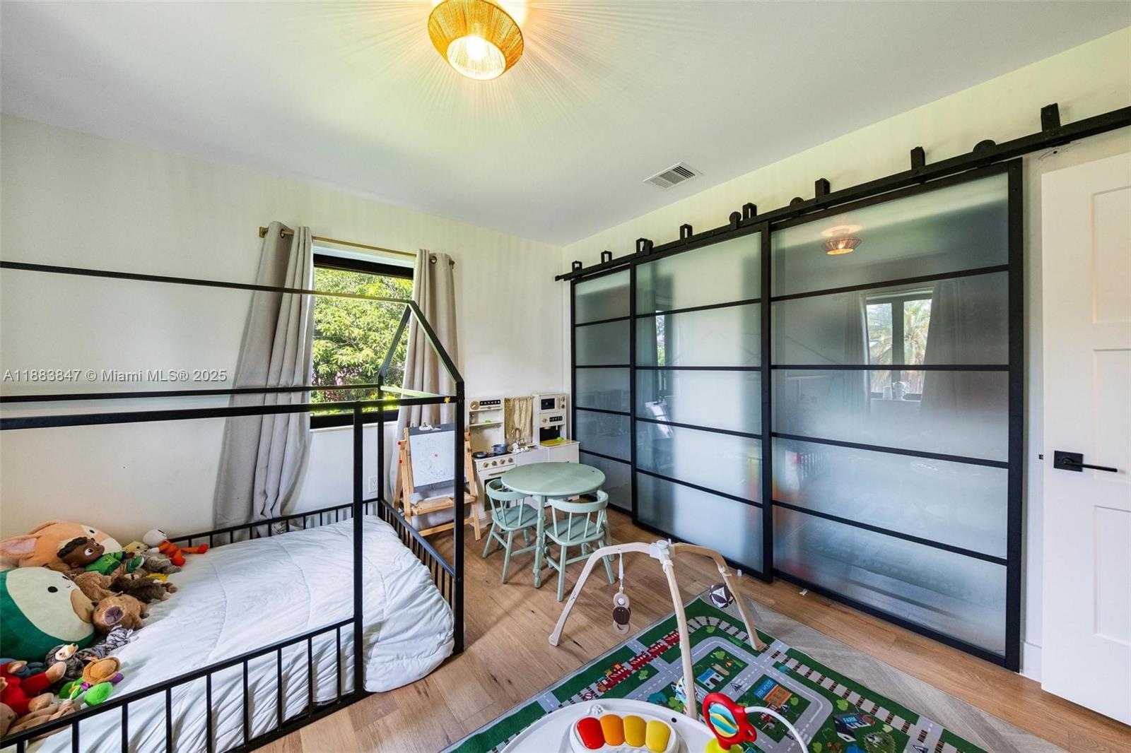 Small Image of 13710 NORTH EAST 1ST AVE, Miami Number 22