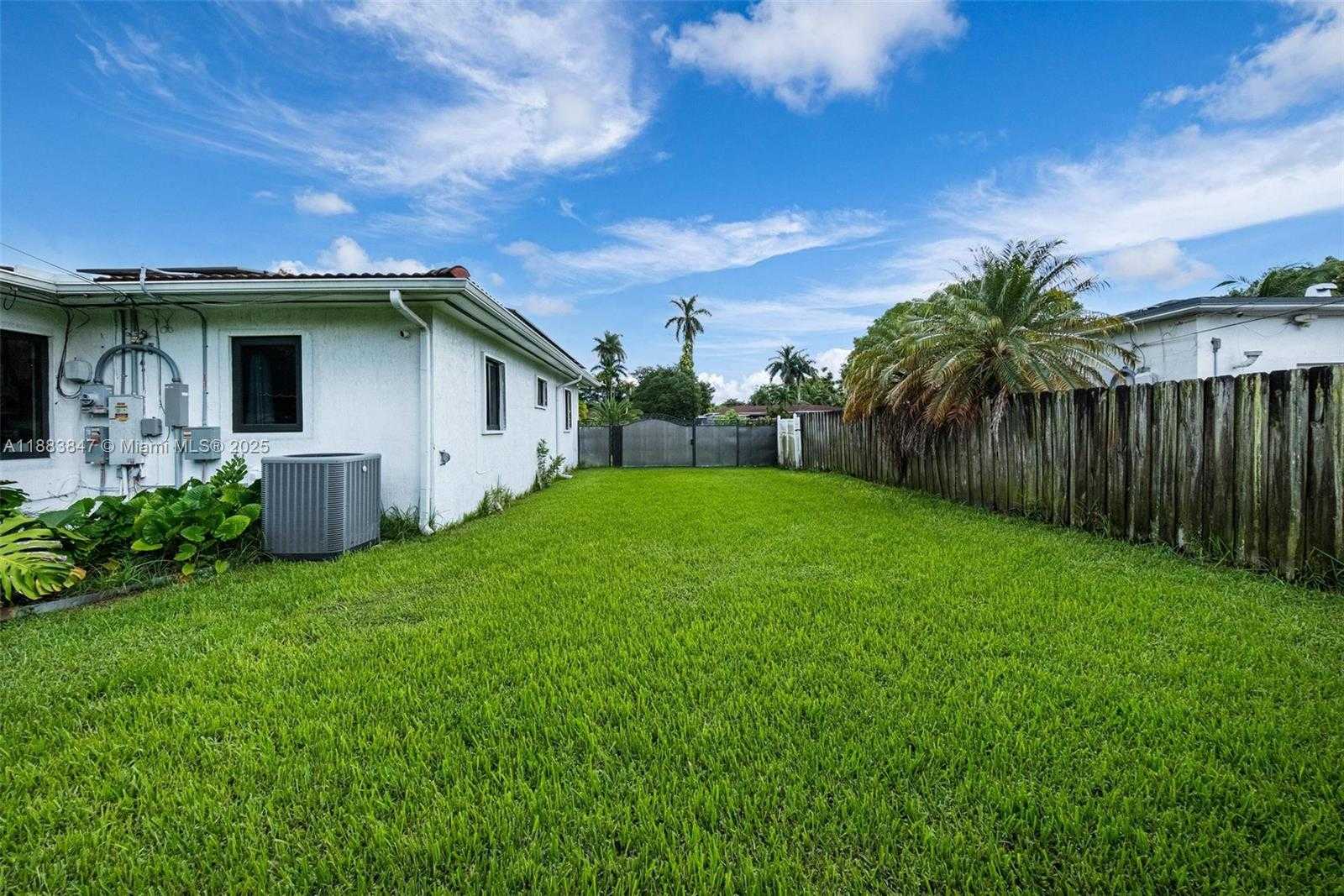 Small Image of 13710 NORTH EAST 1ST AVE, Miami Number 29