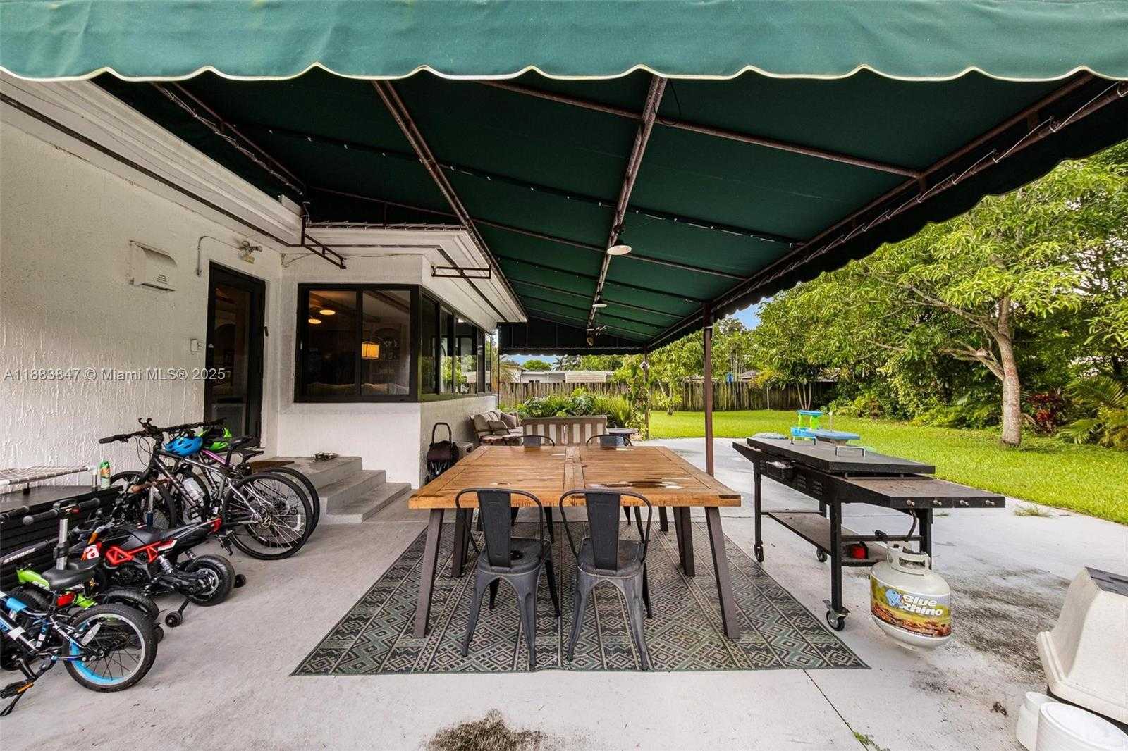 Small Image of 13710 NORTH EAST 1ST AVE, Miami Number 33