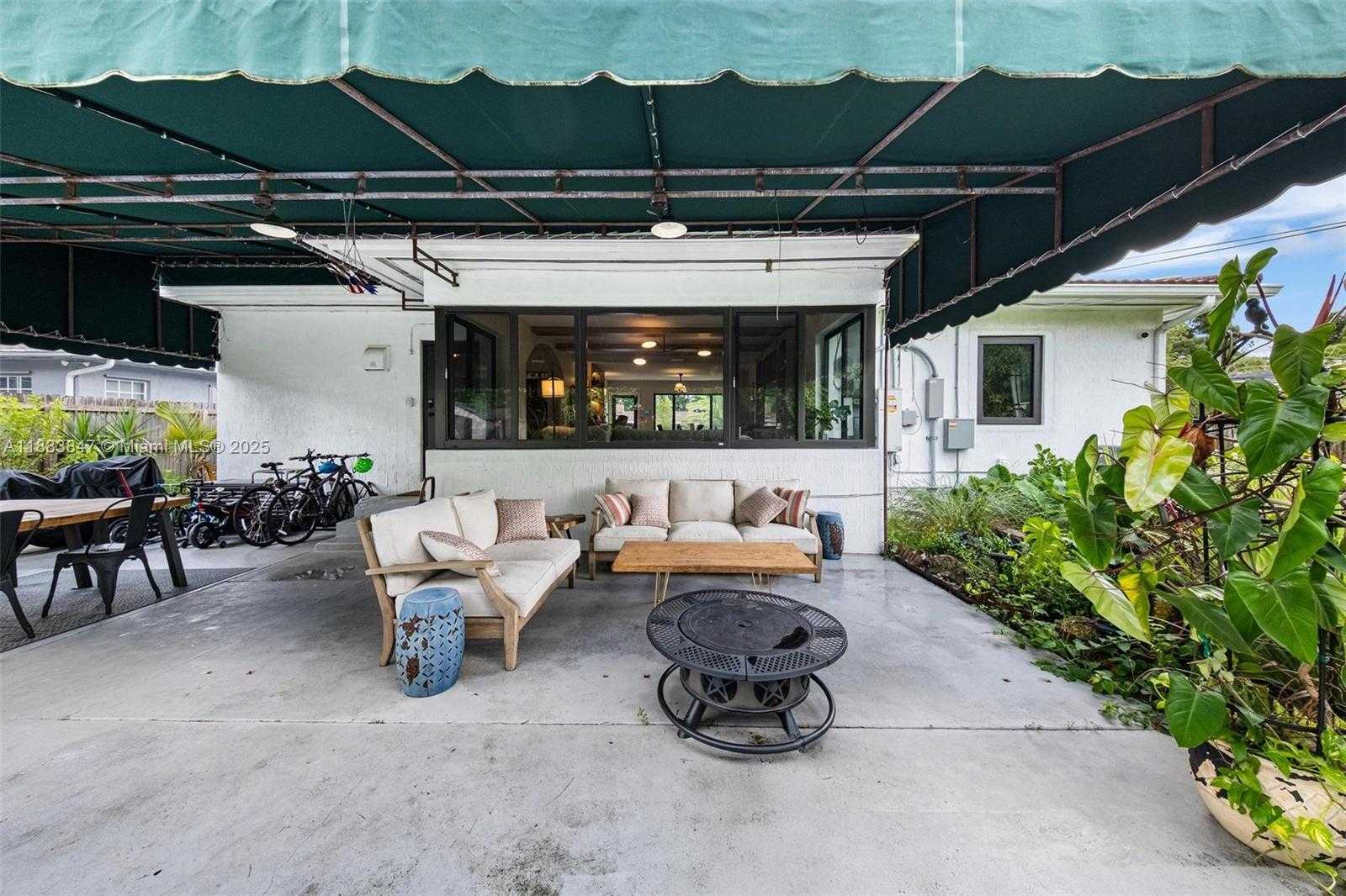Small Image of 13710 NORTH EAST 1ST AVE, Miami Number 36