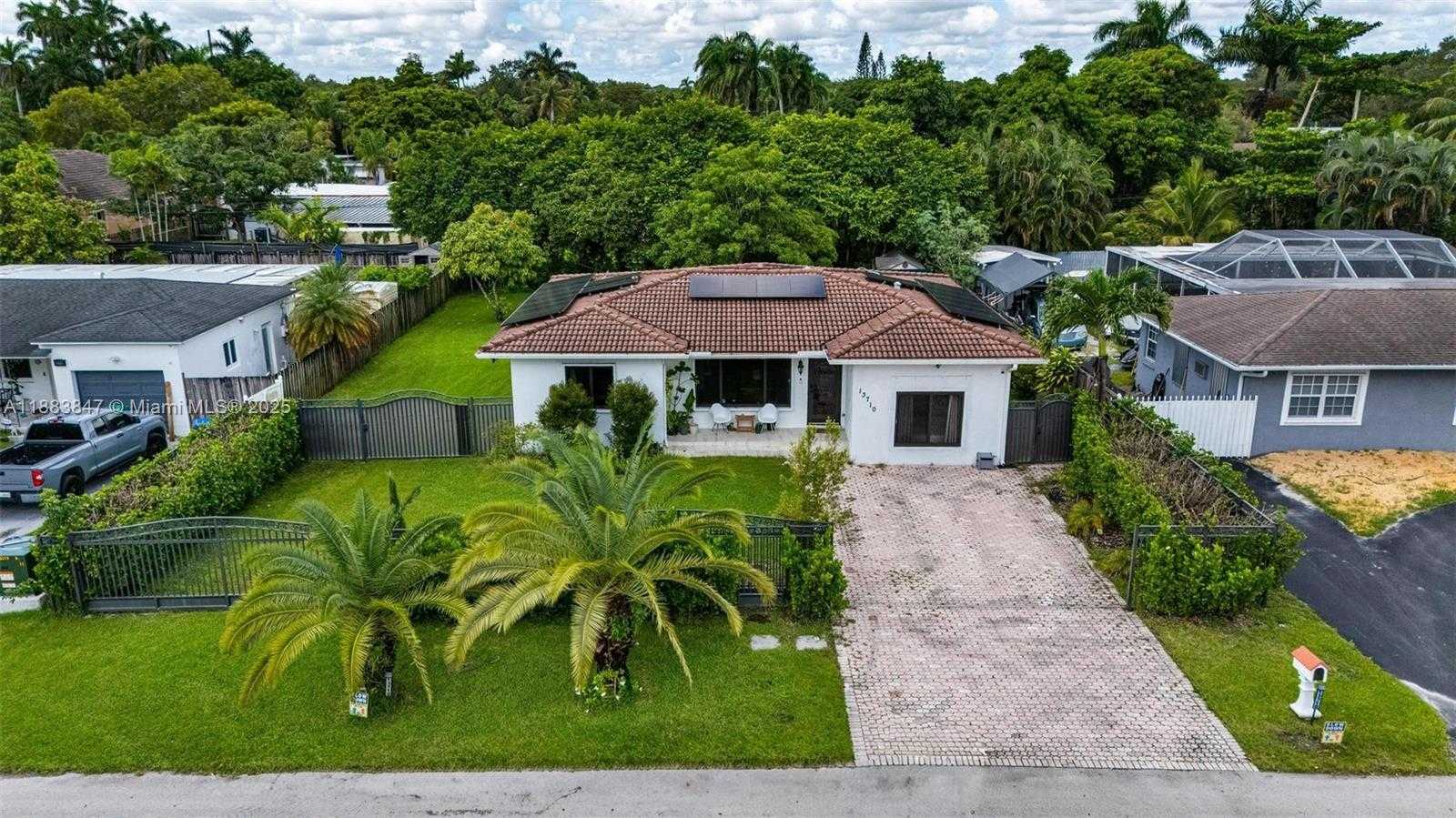 Small Image of 13710 NORTH EAST 1ST AVE, Miami Number 37